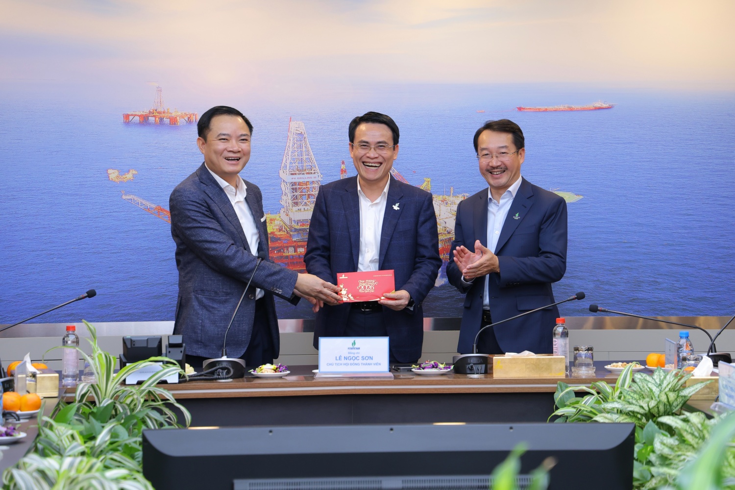 Chủ tịch HĐTV Petrovietnam Lê Ngọc Sơn đến thăm và chúc Tết các đơn vị thành viên đầu Xuân Bính Ngọ 2026 tại Hà Nội Chủ tịch HĐTV Petrovietnam Lê Ngọc Sơn đến thăm và chúc Tết các đơn vị thành viên đầu Xuân Bính Ngọ 2026 tại Hà Nội