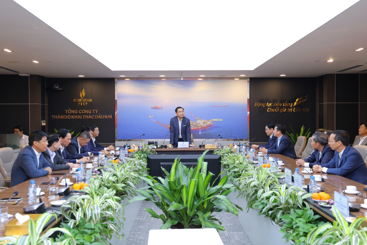 Chủ tịch HĐTV Petrovietnam Lê Ngọc Sơn đến thăm và chúc Tết các đơn vị thành viên đầu Xuân Bính Ngọ 2026 tại Hà Nội Chủ tịch HĐTV Petrovietnam Lê Ngọc Sơn đến thăm và chúc Tết các đơn vị thành viên đầu Xuân Bính Ngọ 2026 tại Hà Nội