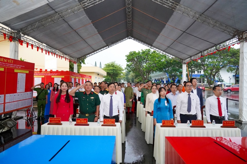 Người lao động Dầu khí – Năng lương hân hoan bỏ phiếu sớm trước giờ ra khơi