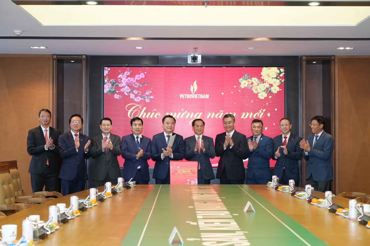 Phó Thủ tướng Chính phủ Bùi Thanh Sơn thăm và động viên tập thể lãnh đạo, cán bộ, người lao động Petrovietnam đầu năm mới Bính Ngọ 2026