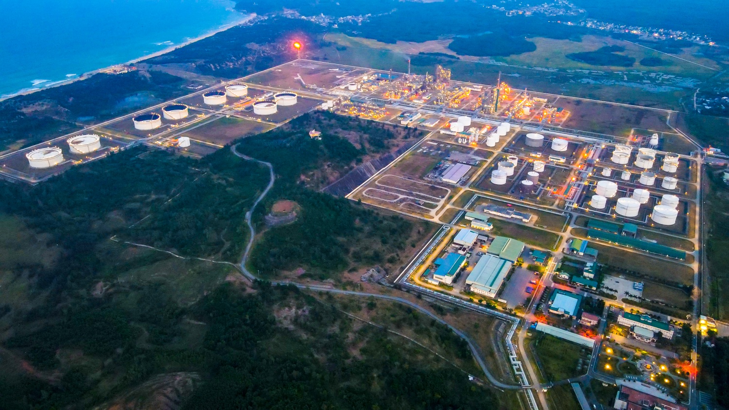 “Mắt xích” thầm lặng bảo đảm sức khỏe NLĐ tại NMLD Dung Quất