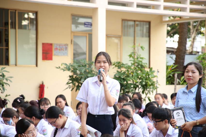 Petrovietnam đồng hành cùng học sinh Trường THPT Lê Hồng Phong chinh phục ước mơ ngành năng lượng