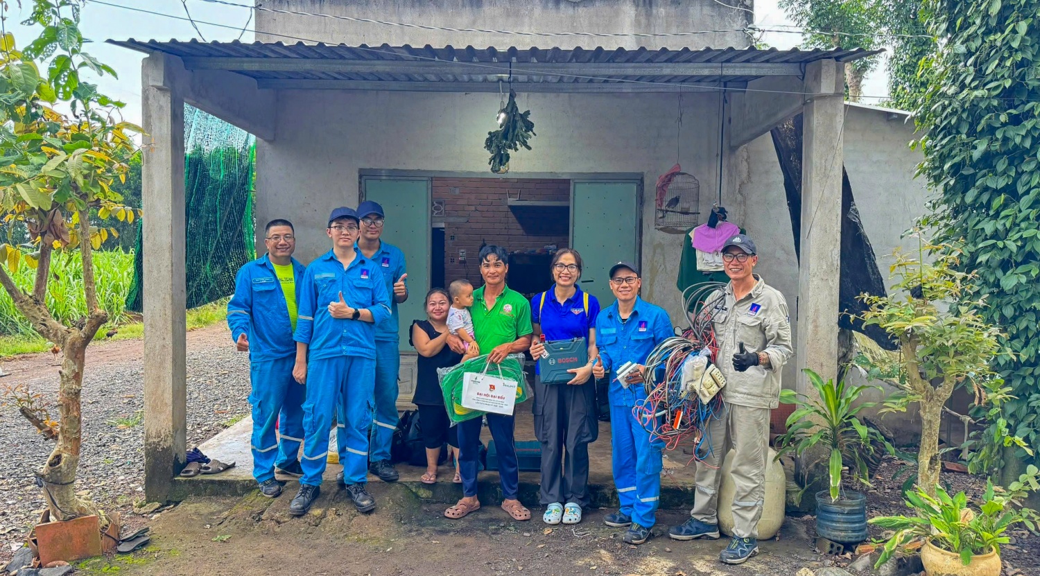Tuổi trẻ Petrovietnam: Xung kích từ dây chuyền sản xuất đến những mái nhà dân