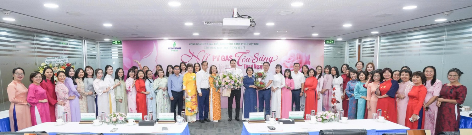 Bí thư Đảng ủy, Chủ tịch HĐQT PV GAS Nguyễn Thanh Bình gửi lời chúc đến nữ CBCNV với thông điệp: Bản lĩnh, Thích ứng, Thanh lịch, Tự tin