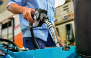 Chi phí logistics tăng vọt vì xăng dầu, doanh nghiệp đề xuất chính sách "giảm nhiệt"