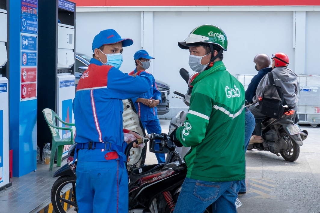 Thủ tướng: Petrovietnam nỗ lực vận hành an toàn, ổn định, liên tục các nhà máy, tăng nguồn cung xăng dầu cho thị trường trong nước