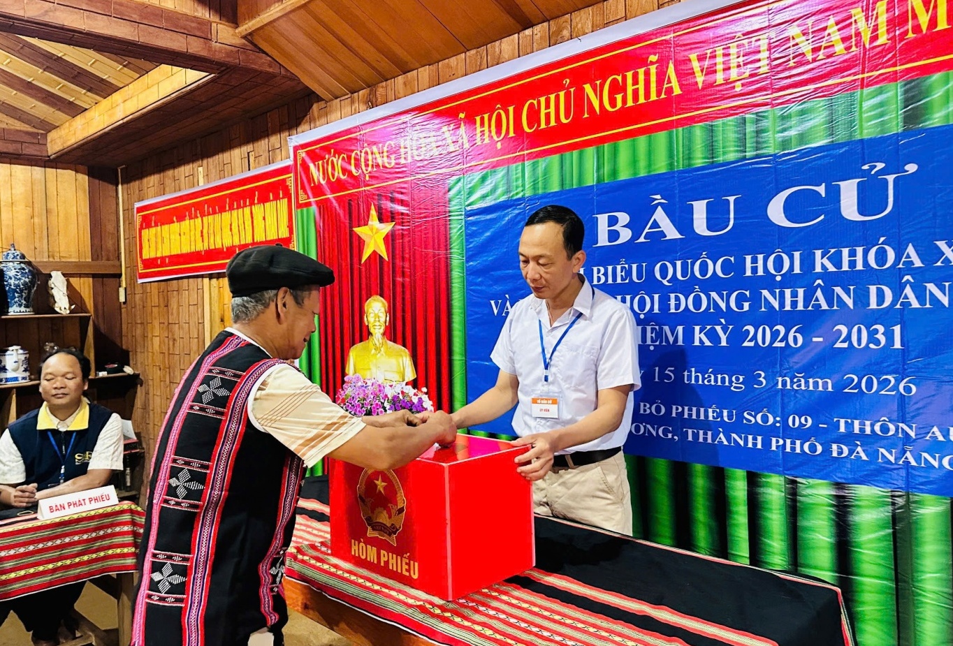 Hơn 3,5 triệu cử tri miền Trung hân hoan đi bầu cử, hòa cùng “Ngày hội non sông”