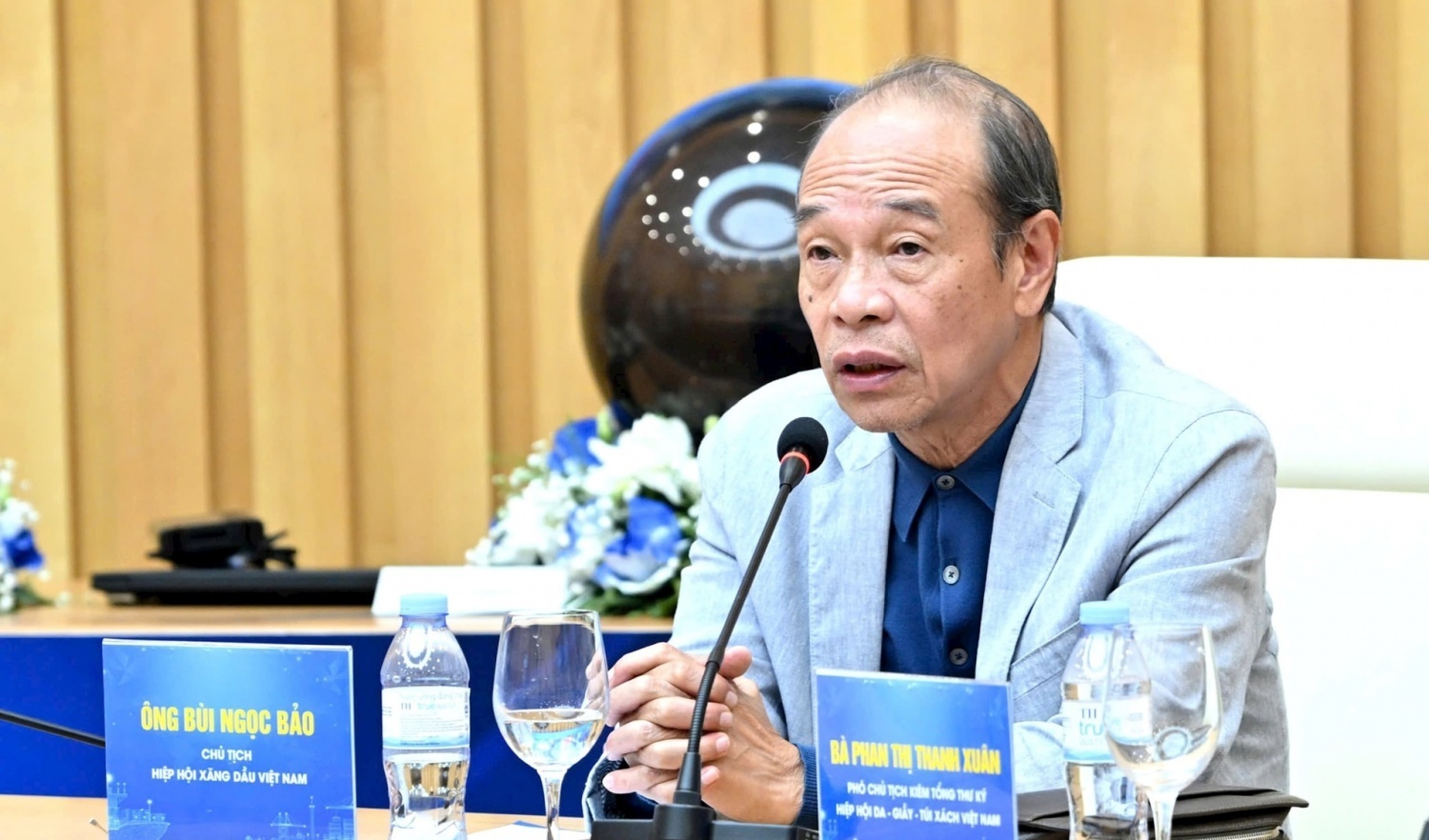 Đề xuất kéo dài thuế nhập khẩu xăng dầu 0% và bãi bỏ thuế kho ngoại quan cho các nhà thầu