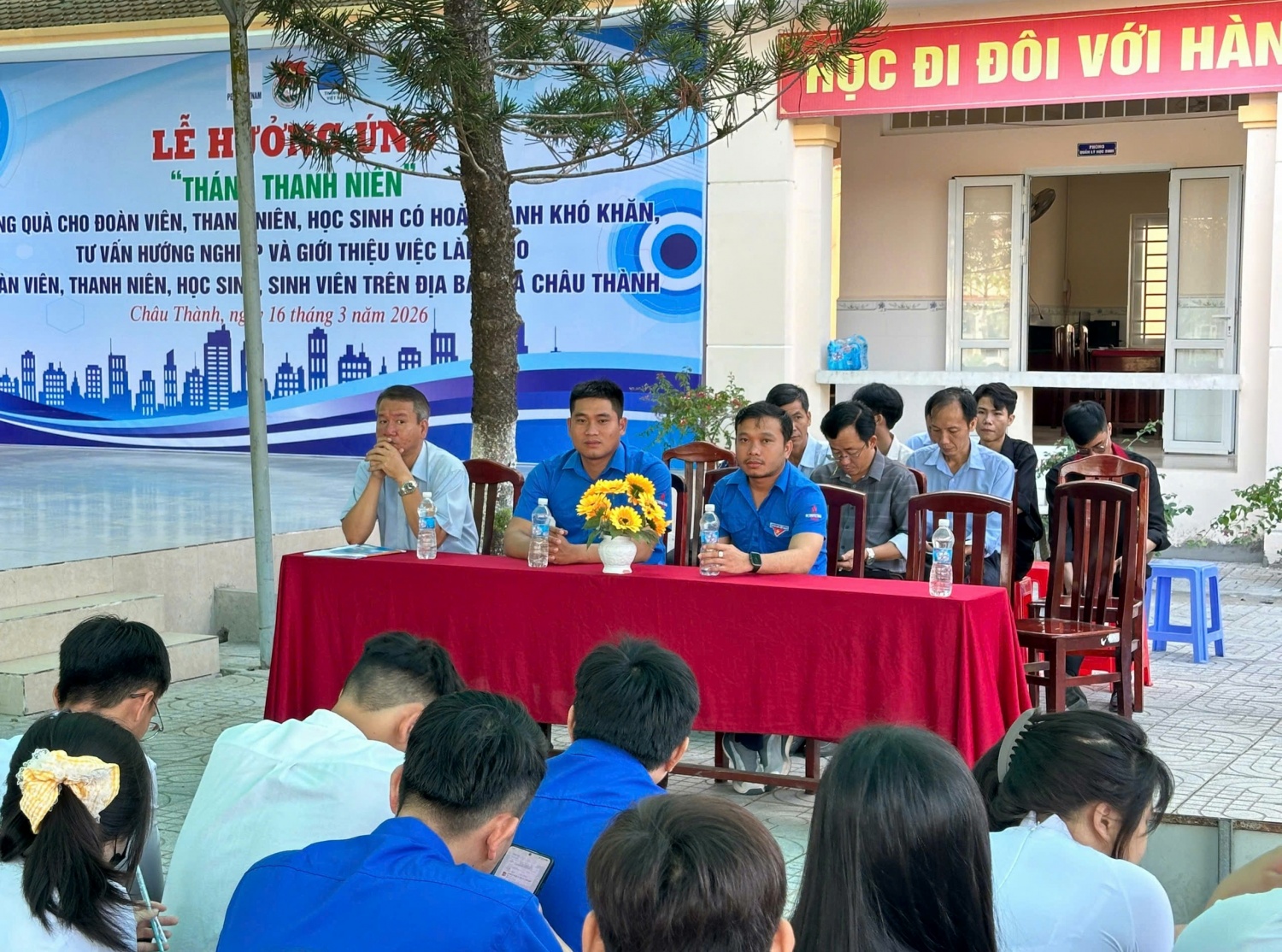 Tuổi trẻ NMNĐ Sông Hậu 1 đồng hành cùng học sinh khó khăn Tuổi trẻ NMNĐ Sông Hậu 1 đồng hành cùng học sinh khó khăn