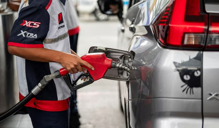 Philippines tạm thời "hạ chuẩn" nhiên liệu