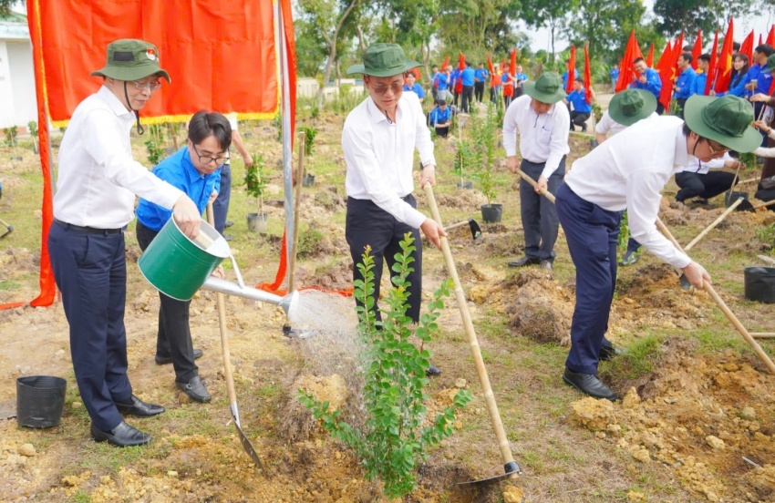 Tuổi trẻ Petrovietnam: Tiên phong đổi mới, lan tỏa khát vọng phát triển trong kỷ nguyên mới Tuổi trẻ Petrovietnam: Tiên phong đổi mới, lan tỏa khát vọng phát triển trong kỷ nguyên mới