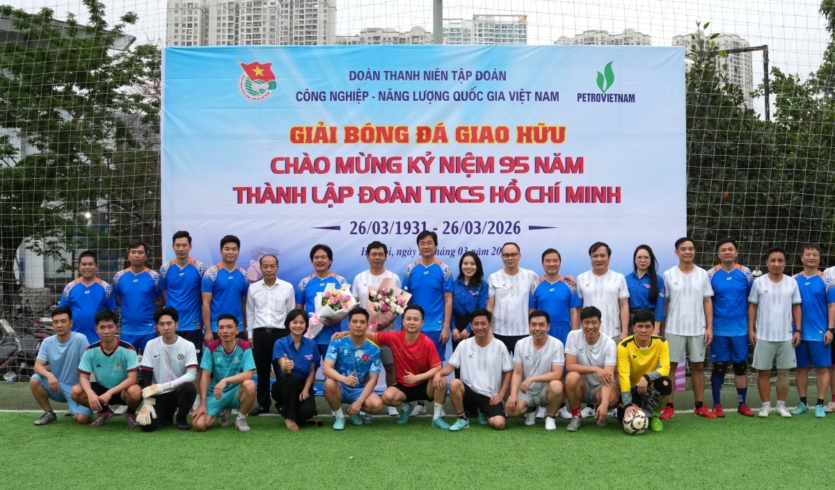 Sôi nổi giải bóng đá giao hữu Petrovietnam chào mừng 95 năm Ngày thành lập Đoàn