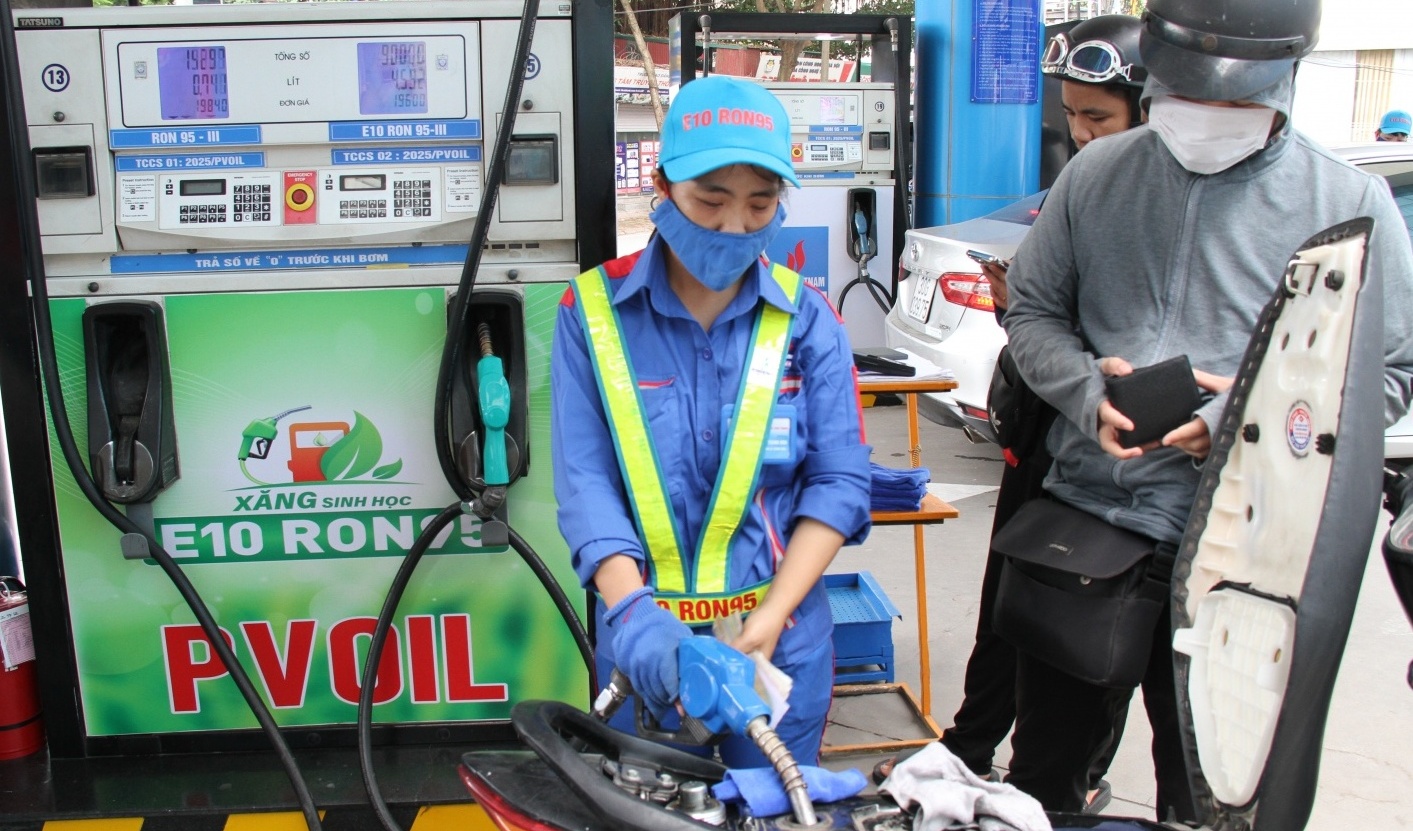 Xem xét đẩy sớm triển khai xăng sinh học E10 ngay trong tháng 4