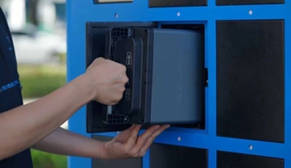 Tin tức kinh tế ngày 1/4: TP HCM đẩy nhanh tiến độ lắp đặt tủ đổi pin xe máy điện