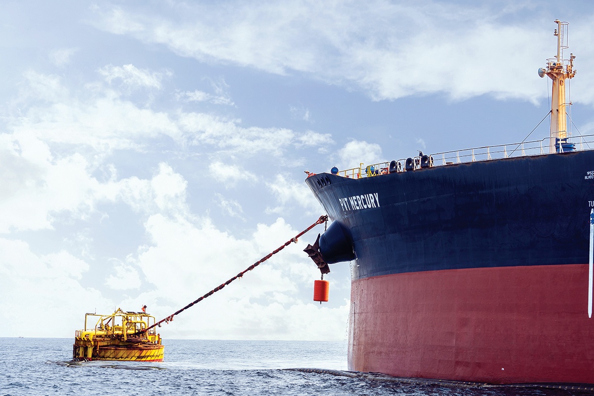 NMLD Dung Quất: “Van điều tiết” hiệu quả
nguồn cung xăng dầu