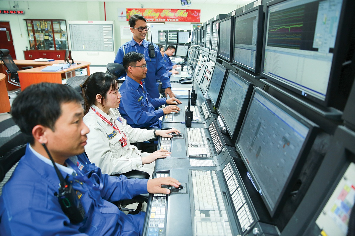 NMLD Dung Quất: “Van điều tiết” hiệu quả
nguồn cung xăng dầu