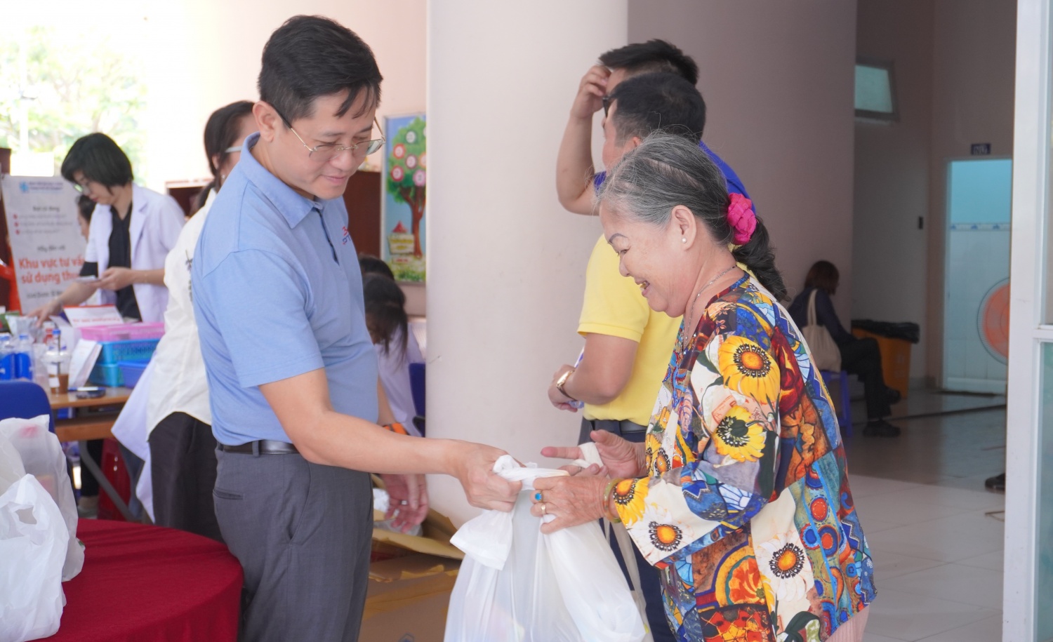 PTSC chung tay chăm sóc sức khỏe cộng đồng