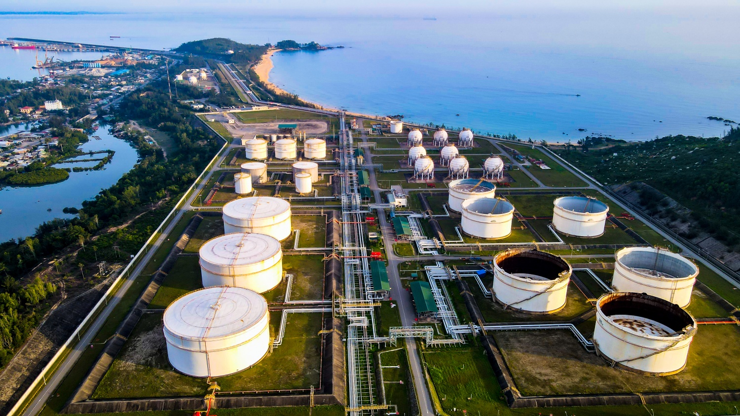 Petrovietnam và hệ sinh thái đóng góp nổi bật vào tăng trưởng GDP đất nước