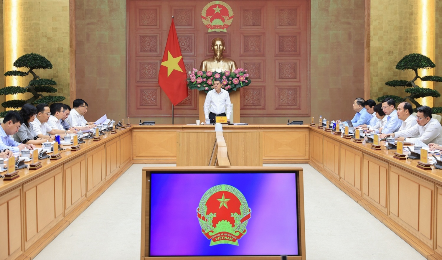 Thủ tướng yêu cầu khẩn trương triển khai xây dựng kho dự trữ xăng dầu quốc gia