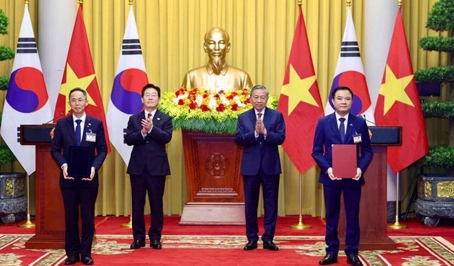 Vietnam - South Korea exchange 12 cooperation documents, including 2 documents on nuclear power