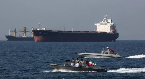 "Điểm nóng" Trung Đông ngày 26/4: Các tàu được phép đi qua eo biển Hormuz