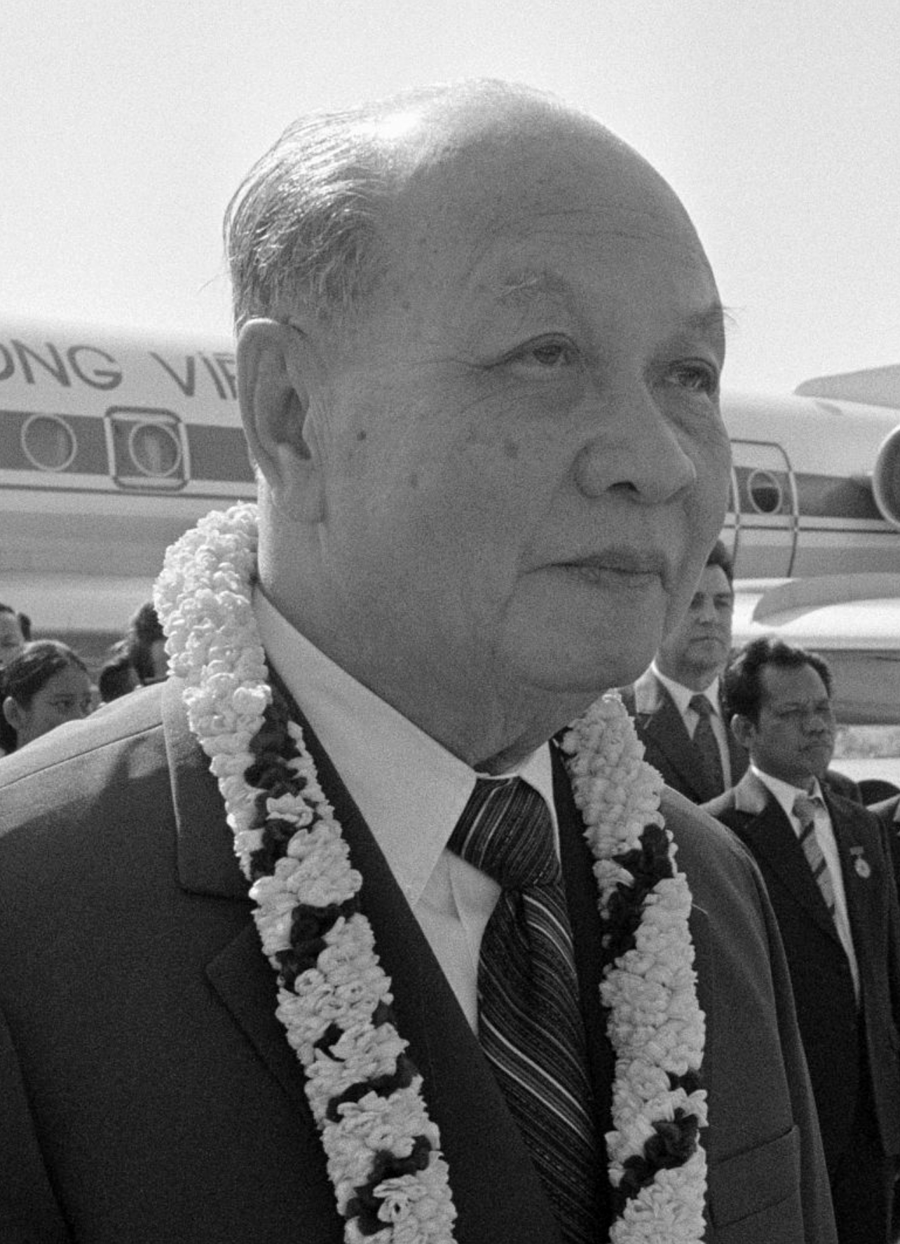 Đêm trước Đổi Mới: Bản đề cương đột phá không được lựa chọn của TBT Lê Duẩn - 20 Đêm trước Đổi Mới: Bản đề cương đột phá không được lựa chọn của TBT Lê Duẩn - 20