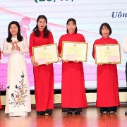 TKV tôn vinh nữ lao động 