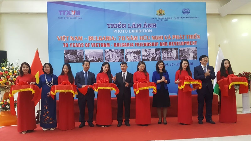 Triển lãm ảnh “Việt Nam - Bulgaria: 70 năm hữu nghị và phát triển”