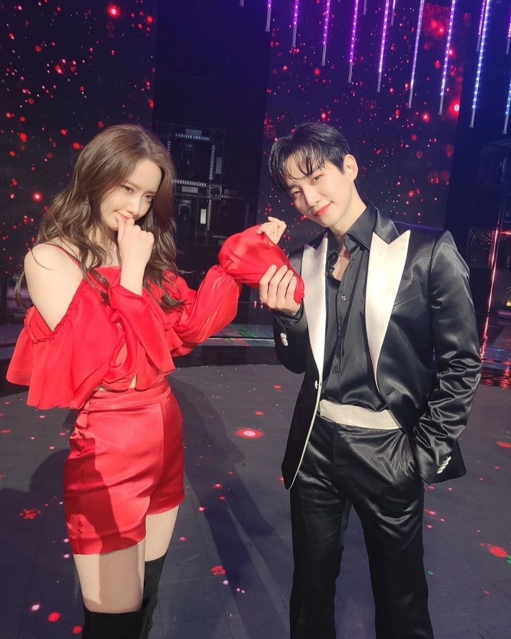 Sao Hàn ngày 2/1: YoonA (SNSD) và Junho (2PM) gây sốt sau màn collab cực cháy trên MBC Gayo Daejejeon Sao Hàn ngày 2/1: YoonA (SNSD) và Junho (2PM) gây sốt sau màn collab cực cháy trên MBC Gayo Daejejeon