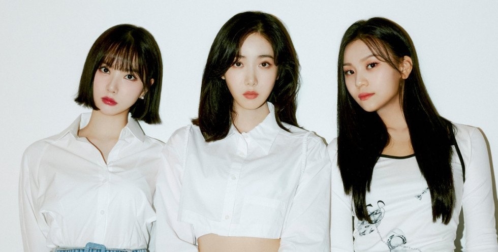 Sao Hàn ngày 16/1/2022: Cặp đôi MC Sunghoon và Wonyoung chiếm trọn spotlight trong “Music Bank” tuần này