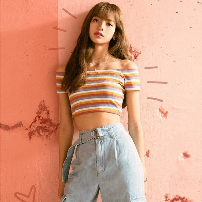 Lisa (BLACKPINK) cực chất trong bộ sưu tập áo croptop sành điệu