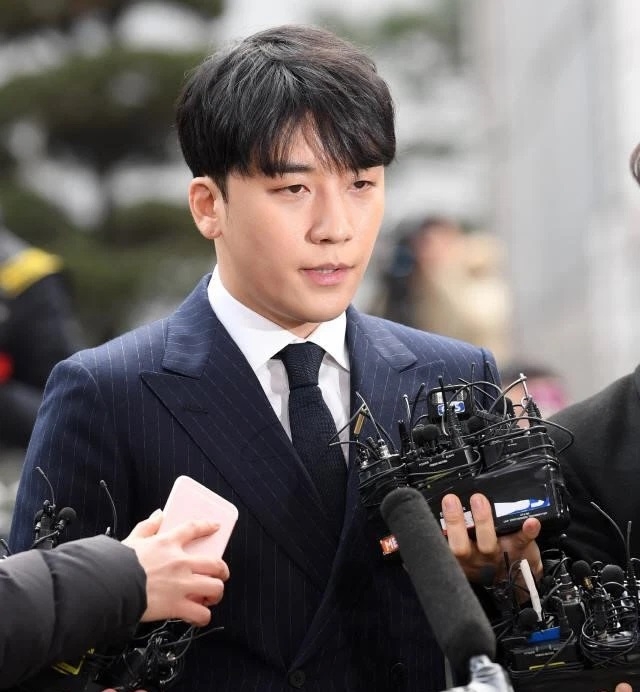 Sao Hàn ngày 28/1/2022: Seungri (Big Bang) nhận mọi tội danh, được giảm nửa án tù