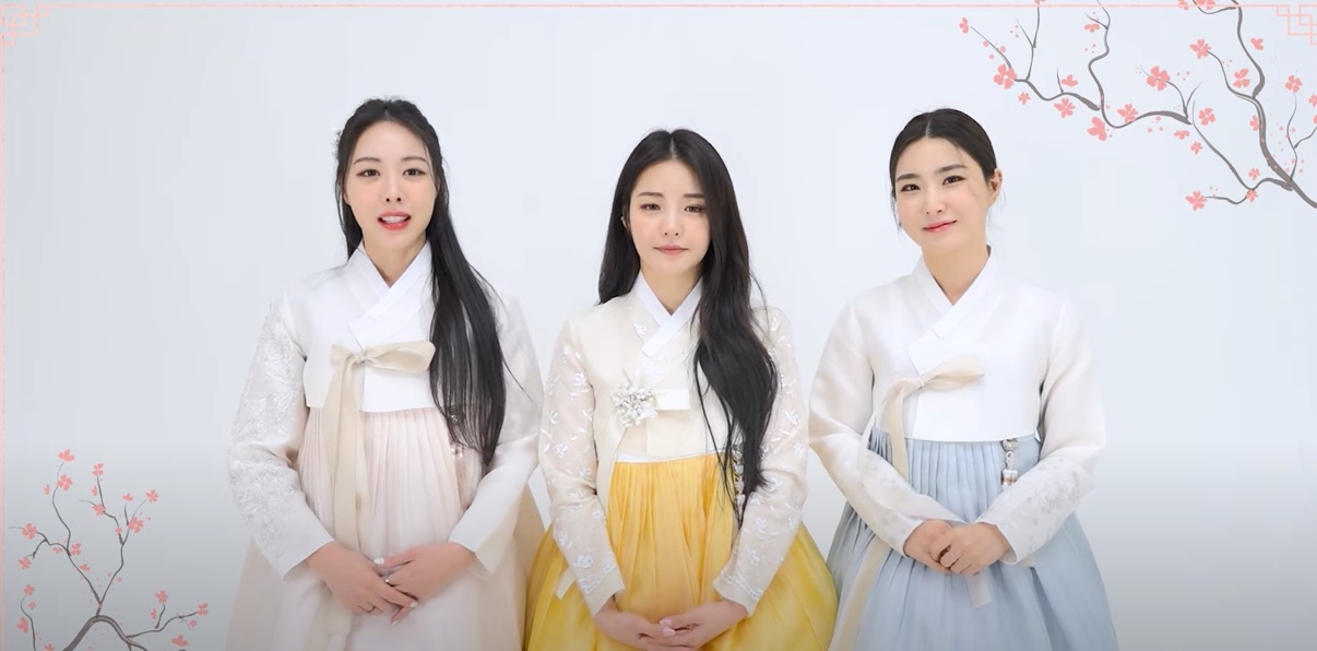 Ngắm dàn idol K-pop trong bộ Hanbok truyền thống đón Tết Nguyên đán 2022 Ngắm dàn idol K-pop trong bộ Hanbok truyền thống đón Tết Nguyên đán 2022