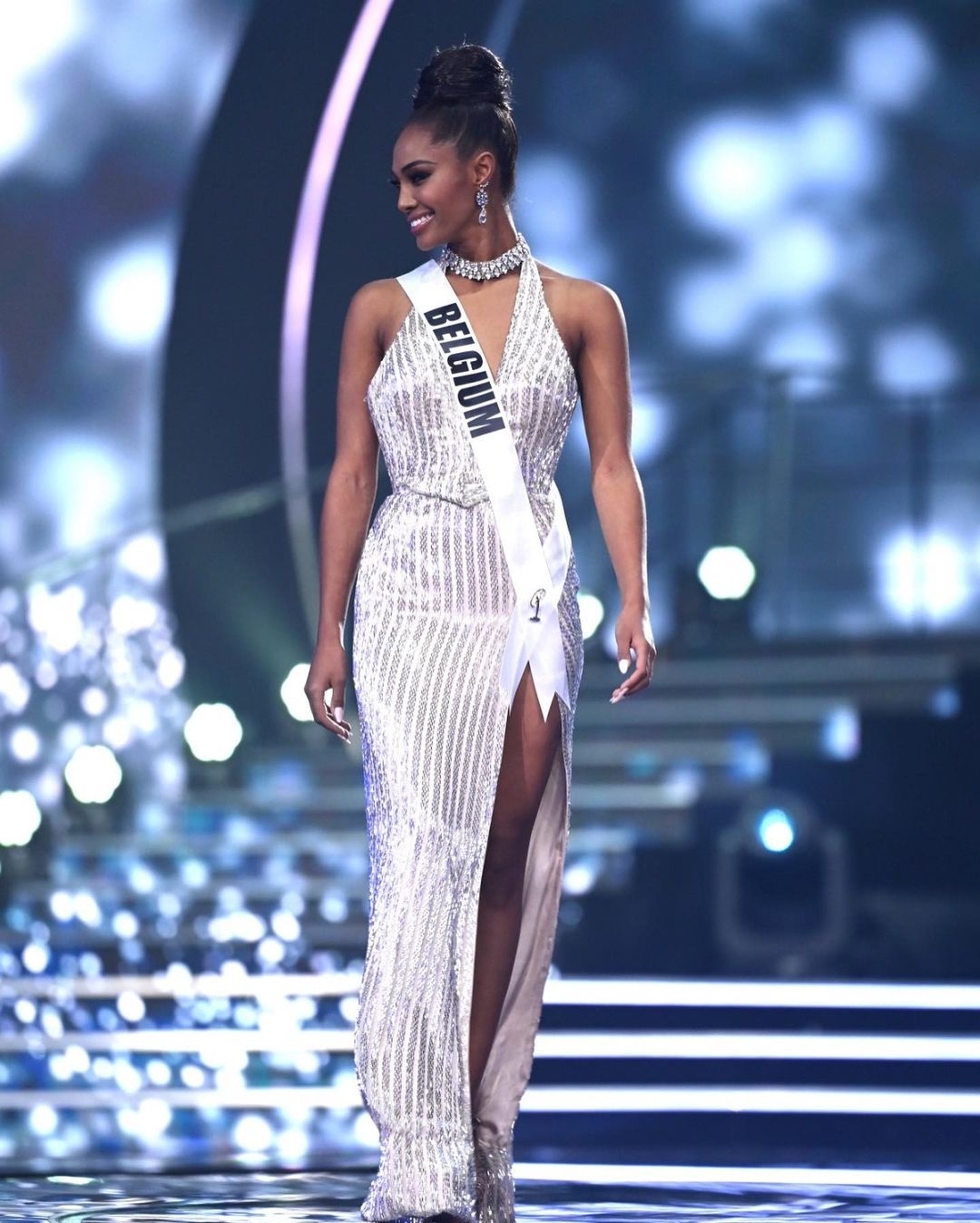 Nhìn lại top 10 trang phục dạ hội lộng lẫy nhất tại Miss Universe 2021
