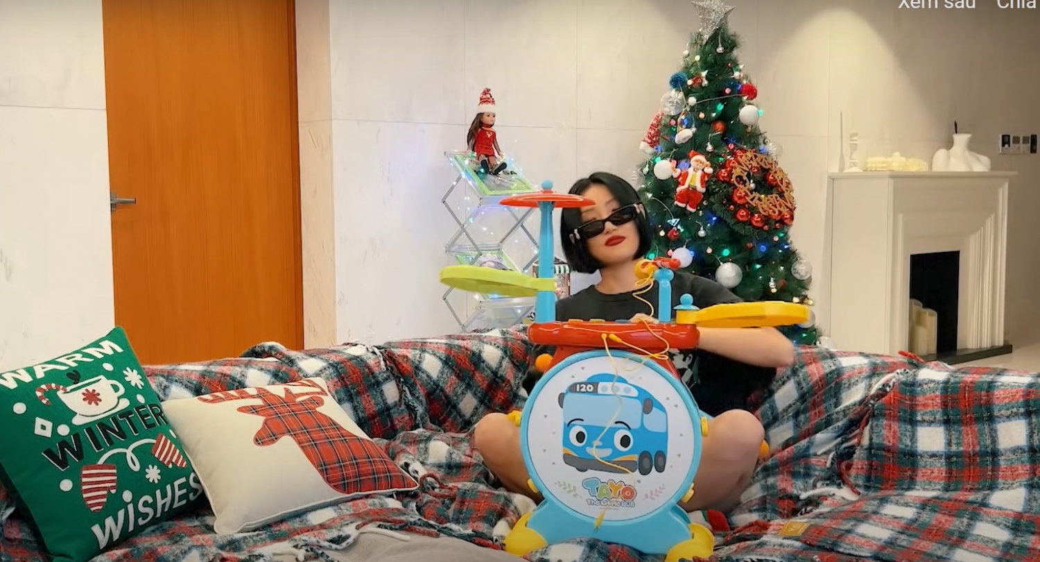 Sao Hàn ngày 25/12: Vợ chồng Bi Rain - Kim Tae Hee hạnh phúc đón Giáng sinh