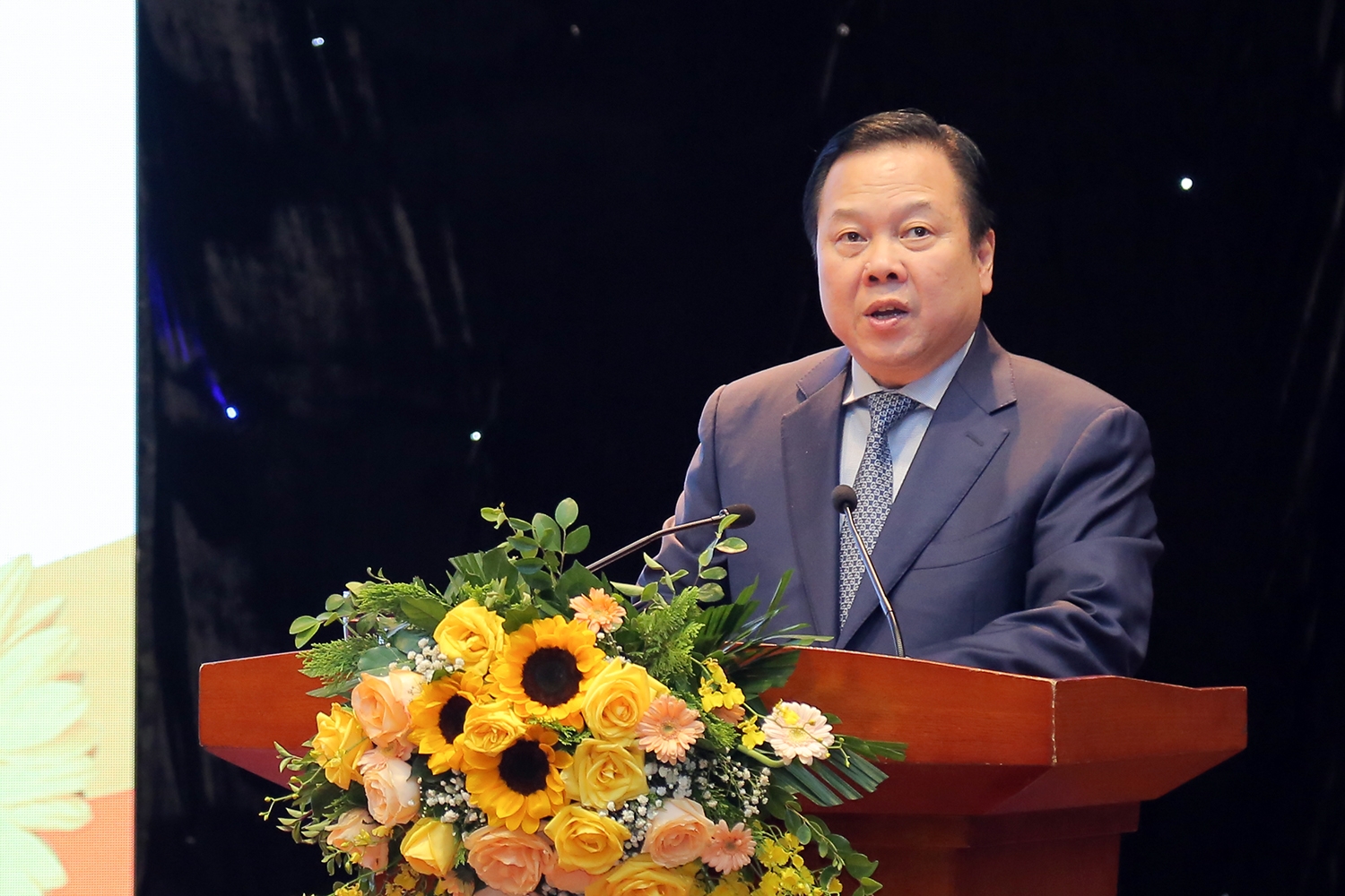 Petrovietnam đạt và hoàn thành vượt mức các chỉ tiêu sản xuất kinh doanh, dẫn đầu 19 tập đoàn, tổng công ty Nhà nước