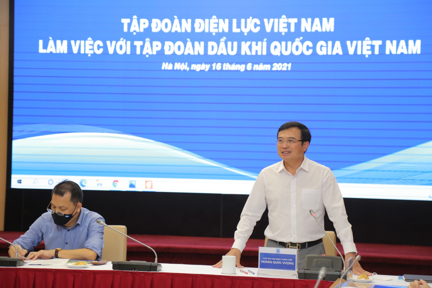 Tăng cường mối quan hệ hợp tác giữa Petrovietnam và EVN