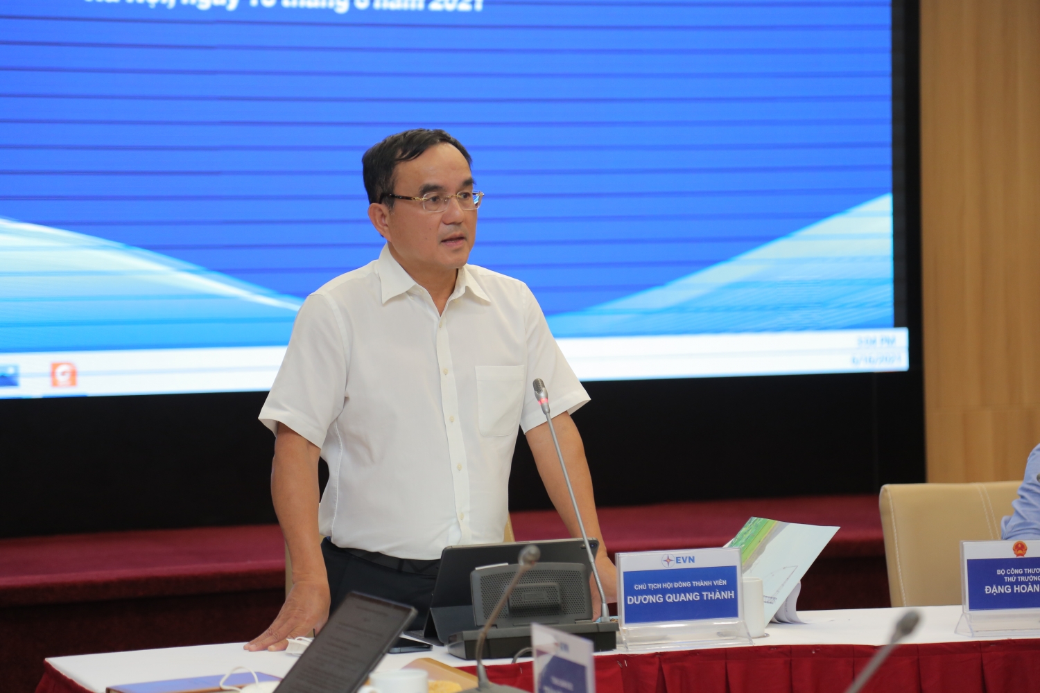 Tăng cường mối quan hệ hợp tác giữa Petrovietnam và EVN