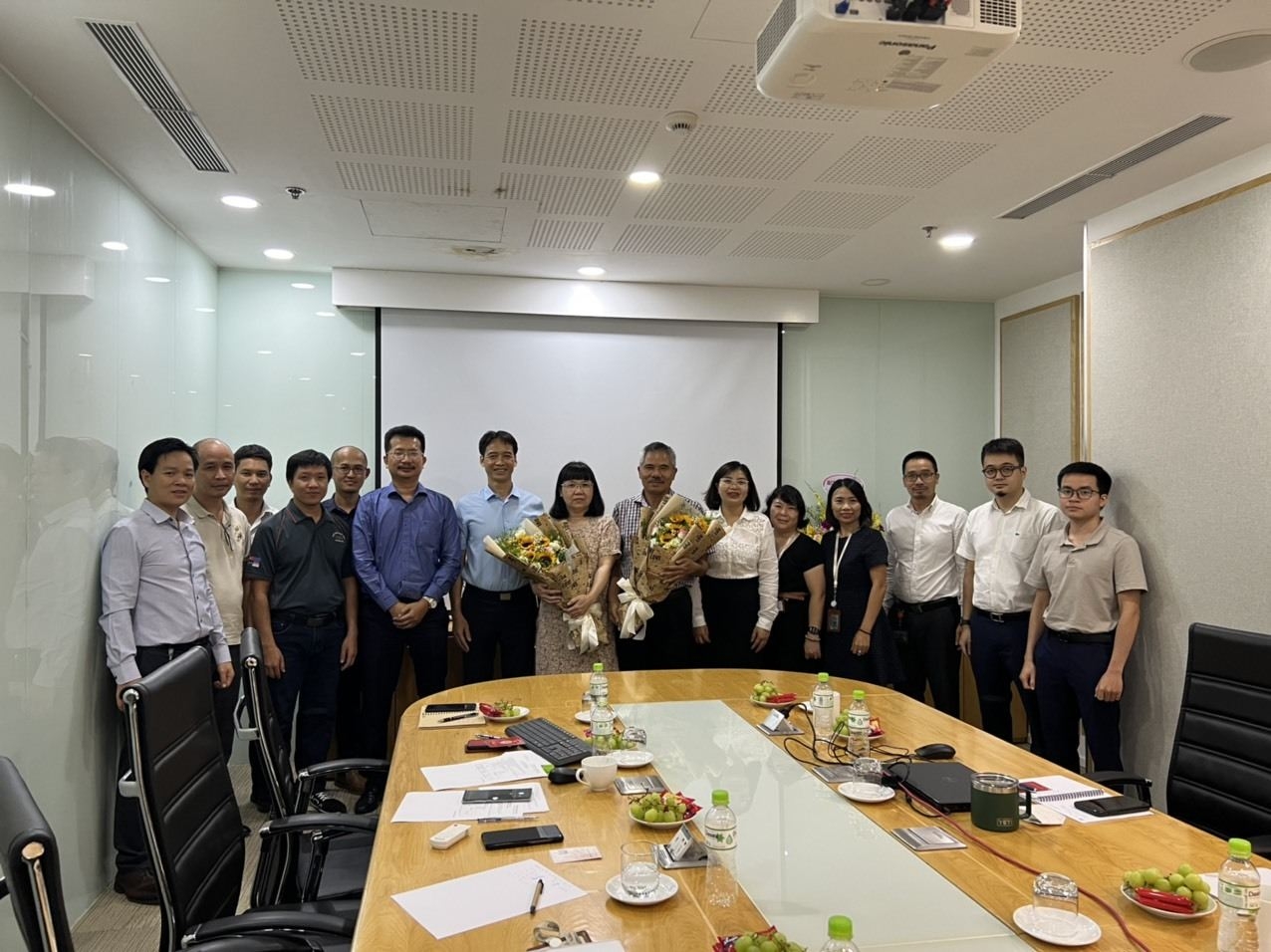 Các đảng viên Chi bộ Thăng Long JOC