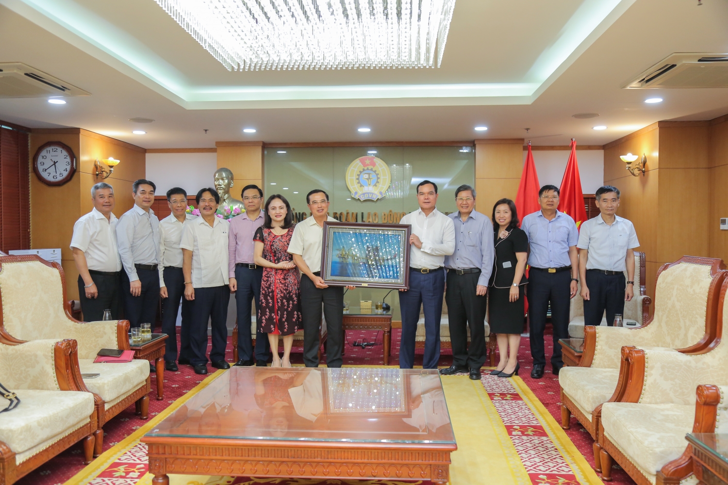 Lãnh đạo Petrovietnam chúc mừng Tổng Liên đoàn Lao động Việt Nam