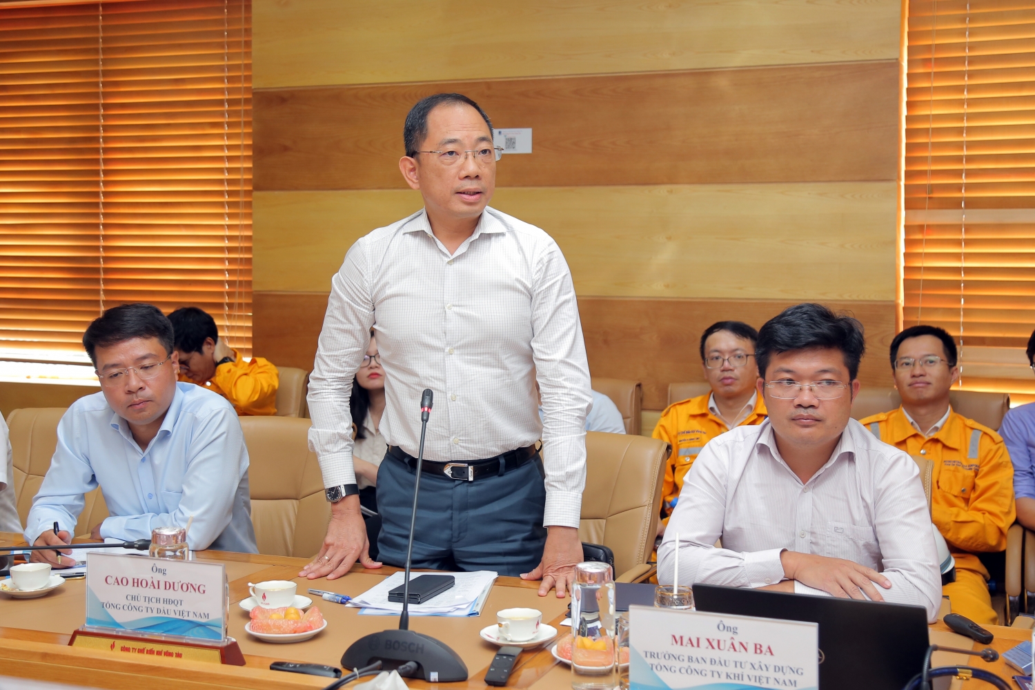 Chủ tịch HĐTV Petrovietnam Hoàng Quốc Vượng kiểm tra chuỗi dự án kho chứa LNG Thị Vải Chủ tịch HĐTV Petrovietnam Hoàng Quốc Vượng kiểm tra chuỗi dự án kho chứa LNG Thị Vải
