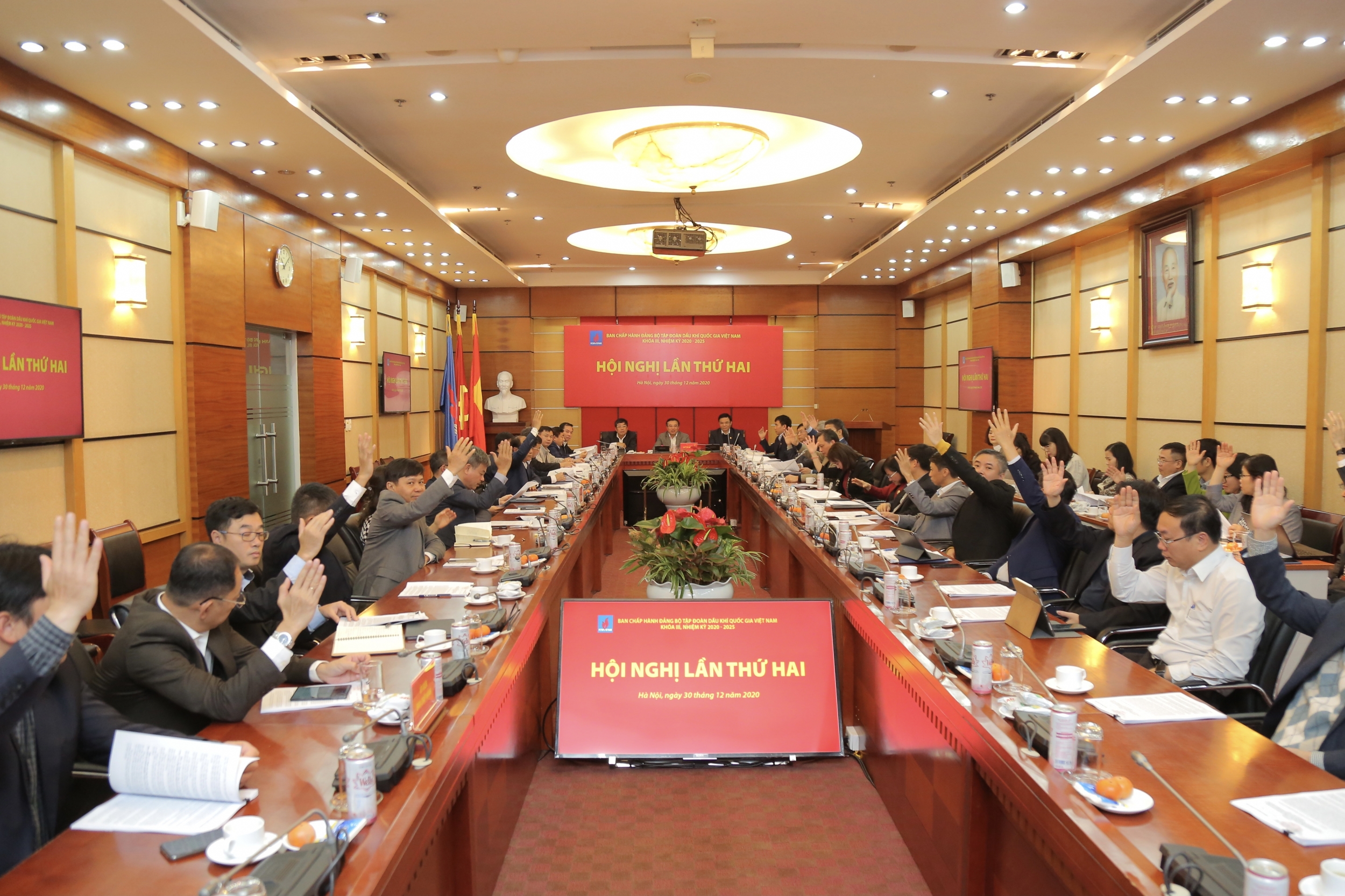 Hội nghị Ban Chấp hành lần thứ Hai khoá III, nhiệm kỳ 2020-2025 Kỳ 2 - Thời kỳ “đại khủng hoảng”