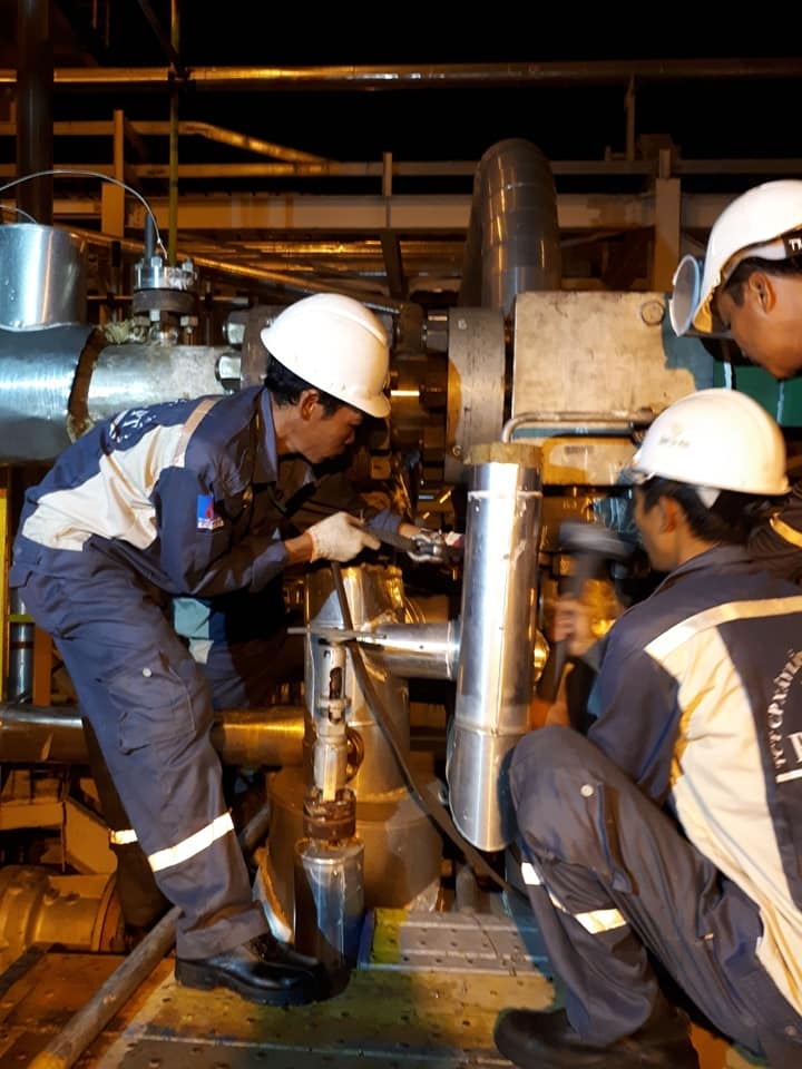 ban linh nguoi tho xay lap dau khi