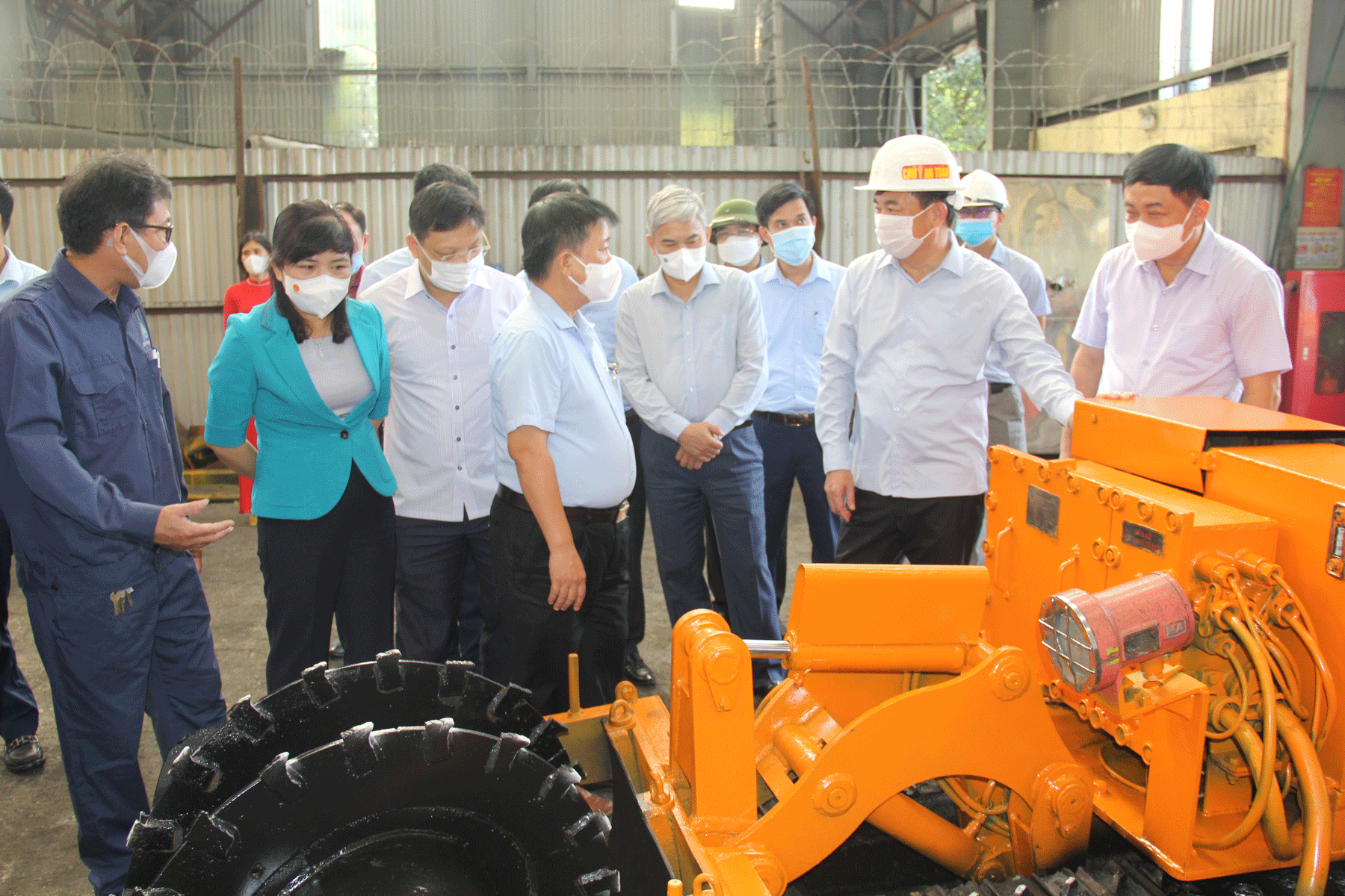 TKV luôn đồng hành cùng Quảng Ninh phòng chống dịch và phát triển kinh tế