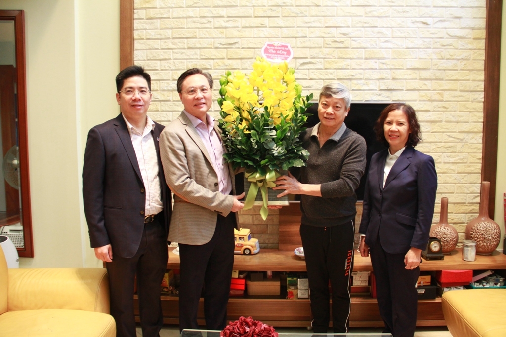 Lãnh đạo Petrovietnam thăm hỏi, tri ân các thế hệ cán bộ ngành Dầu khí