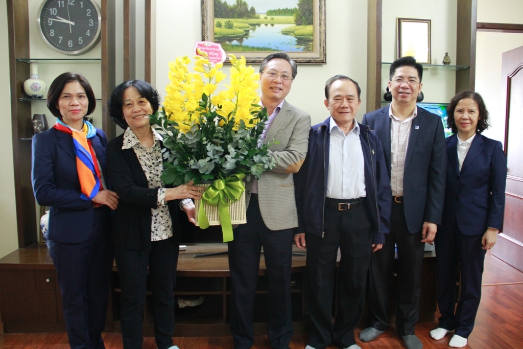 Lãnh đạo Petrovietnam thăm hỏi, tri ân các thế hệ cán bộ ngành Dầu khí