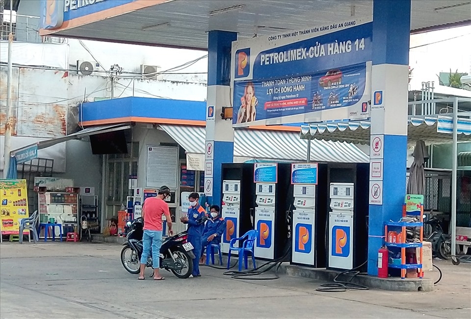 Tin tức kinh tế ngày 16/2: Bộ Công Thương thanh tra hàng loạt đầu mối xăng dầu Tin tức kinh tế ngày 16/2: Bộ Công Thương thanh tra hàng loạt đầu mối xăng dầu