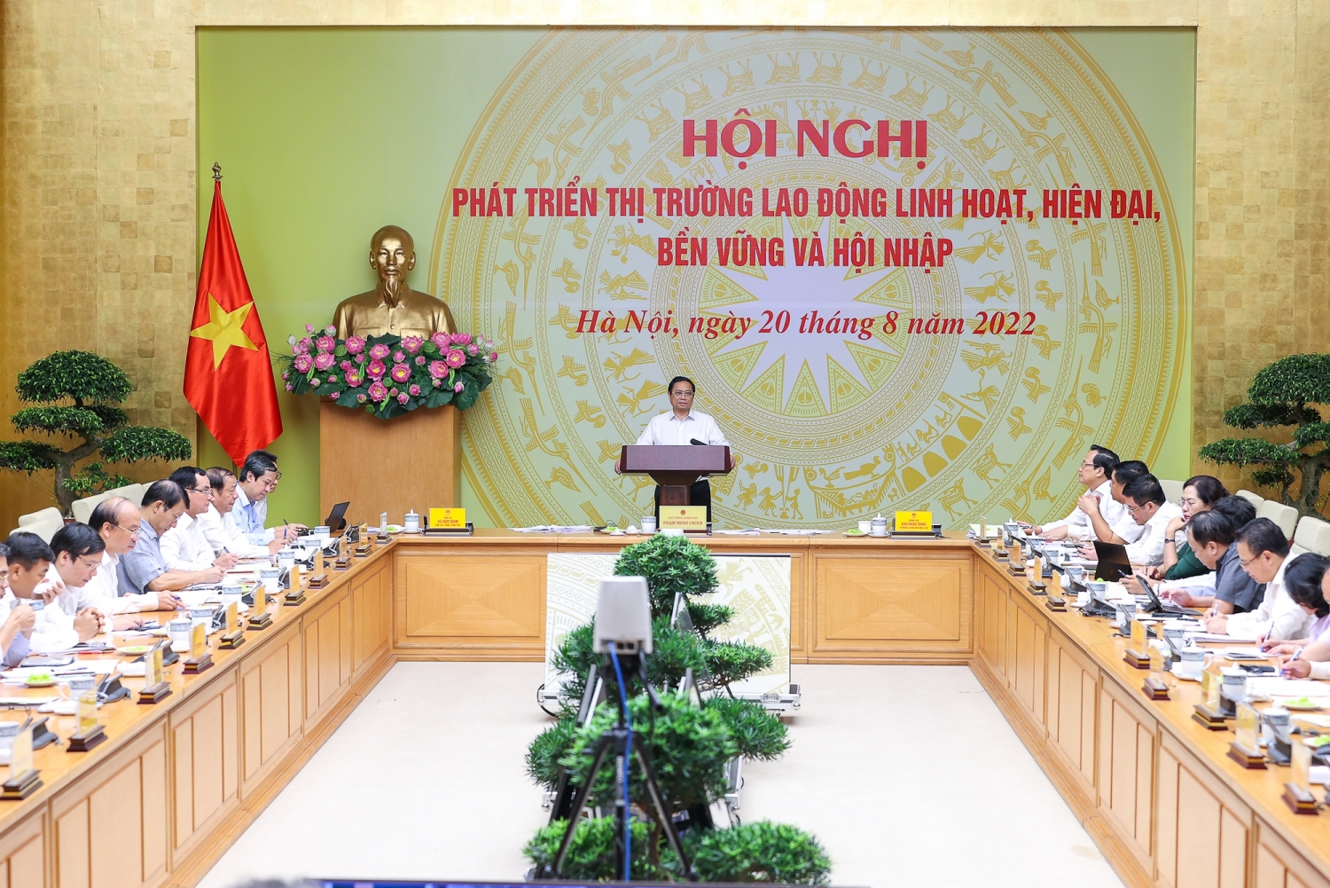 Phát triển thị trường lao động linh hoạt, hiện đại, bền vững, hội nhập