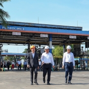 Tin tức kinh tế ngày 15/10: Bộ trưởng Bộ Công Thương kiểm tra tổng kho xăng dầu