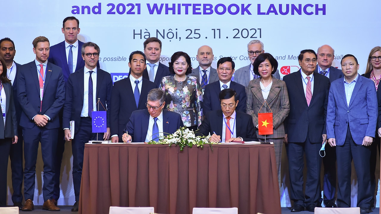Hội nghị “Gặp gỡ Châu Âu 2021: Đối tác Việt Nam - EU hậu Covid-19 và công bố sách Trắng EuroCham 2021”